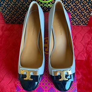 Tory Burch Gigi 55mm Round Toe Pump s.6 - calf leather-light bay grey/black